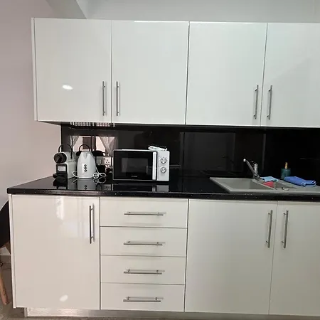 Rock The Bay 1b, Paphos, Апартаменты