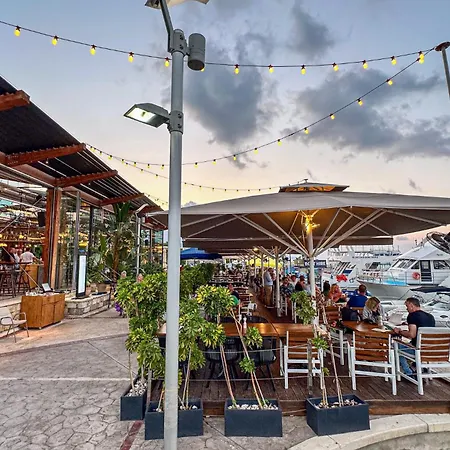 Апартаменты Rock The Bay 1b, Paphos,