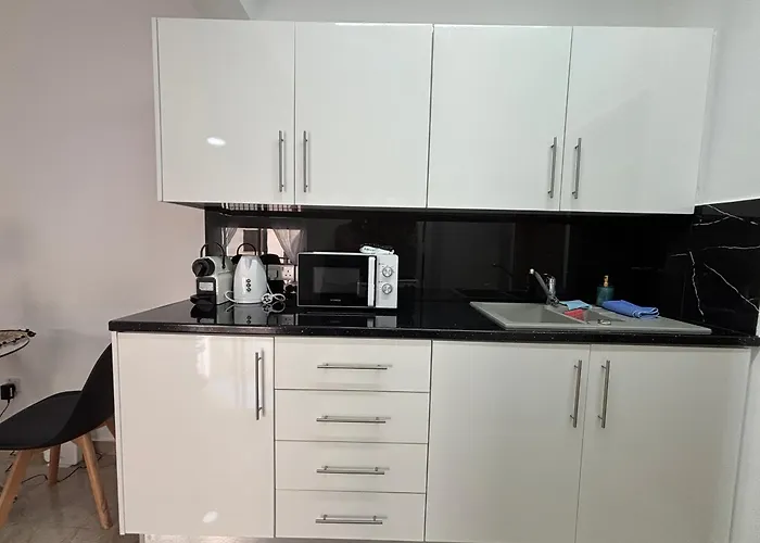 Rock The Bay 1b, Paphos, アパート