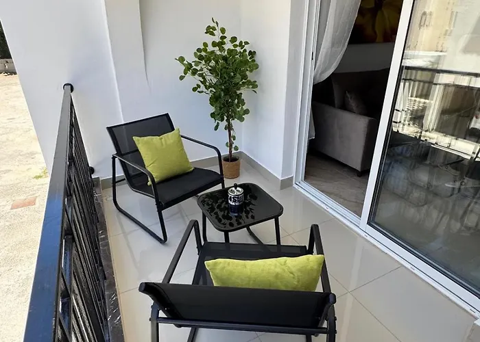 Rock The Bay 1b, Paphos, アパート *