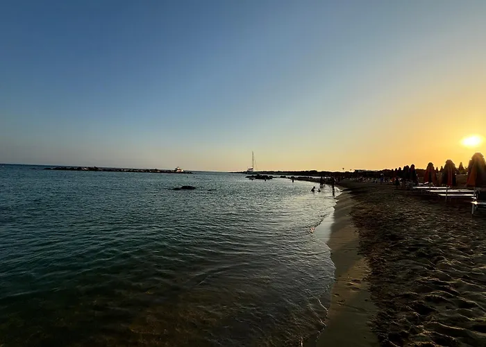 アパート Rock The Bay 1b, Paphos, *