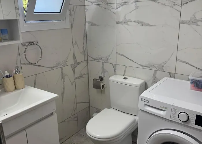 Rock The Bay 1b, Paphos, パ フォス