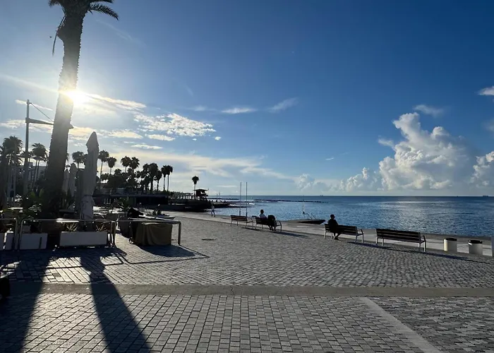 アパート Rock The Bay 1b, Paphos, パ フォス