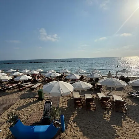 Rock The Bay 1b, Paphos, דירה *