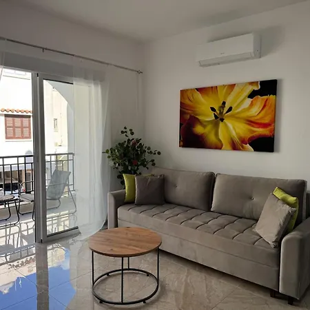 Appartement Rock The Bay 1b, Paphos, *